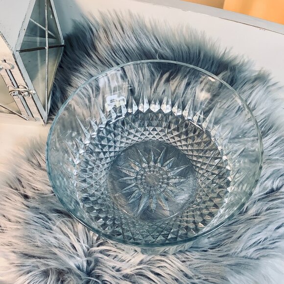 Vintage Arcoroc Diamant Starburst Bowl Set (Large 9" Bowl + Two 5" Bowls) - Picture 5 of 5